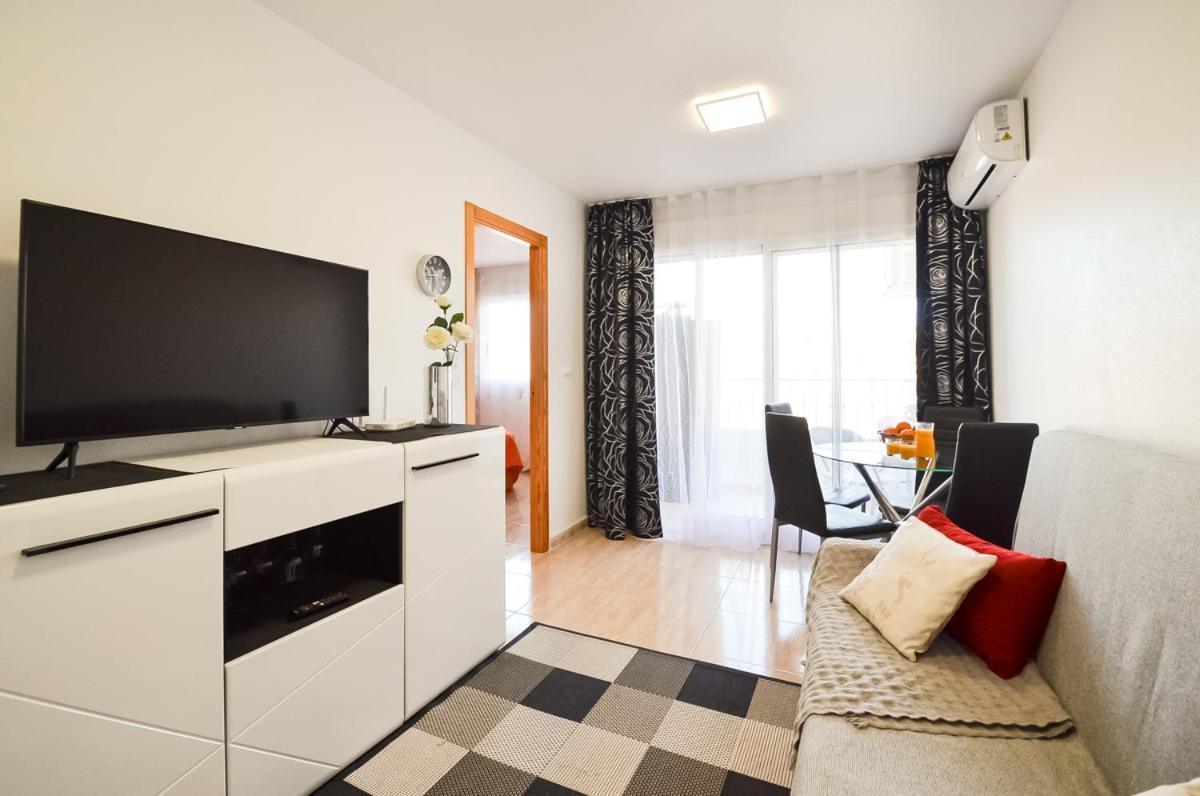 Schoene Wohnung Mit Pool , Wi-Fi Und Privat Garage Торевиеха Екстериор снимка