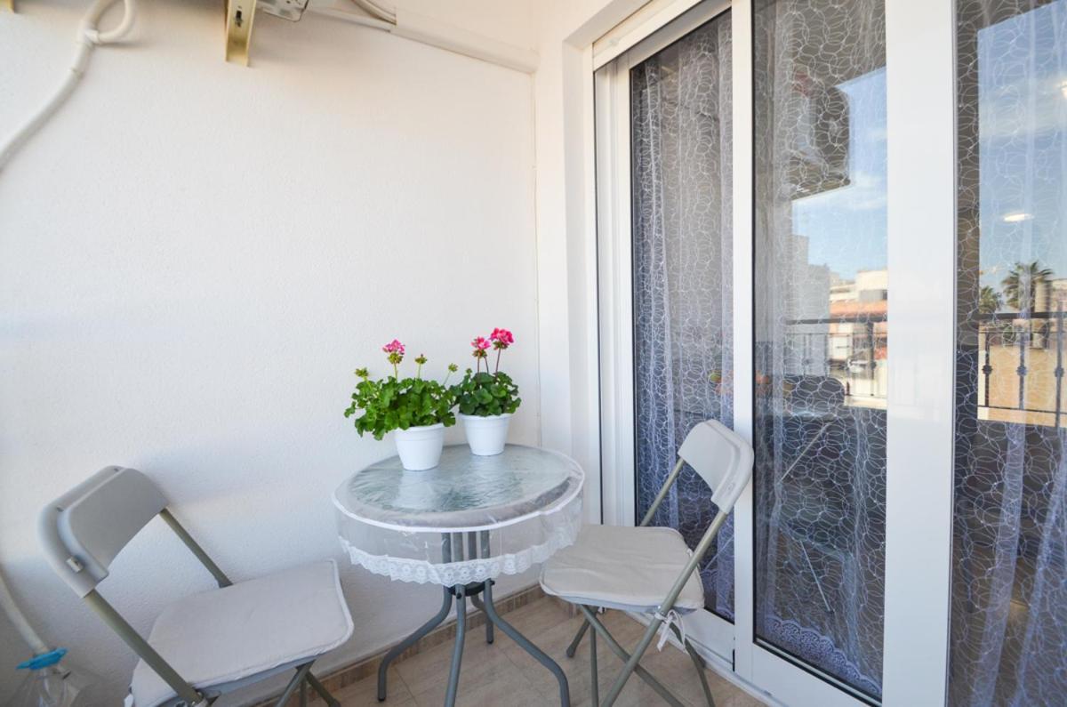 Schoene Wohnung Mit Pool , Wi-Fi Und Privat Garage Торевиеха Екстериор снимка