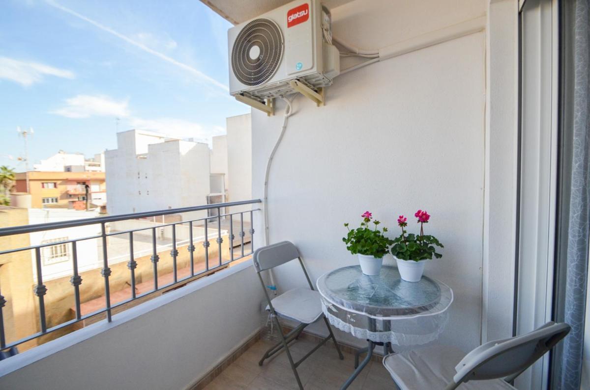 Schoene Wohnung Mit Pool , Wi-Fi Und Privat Garage Торевиеха Екстериор снимка