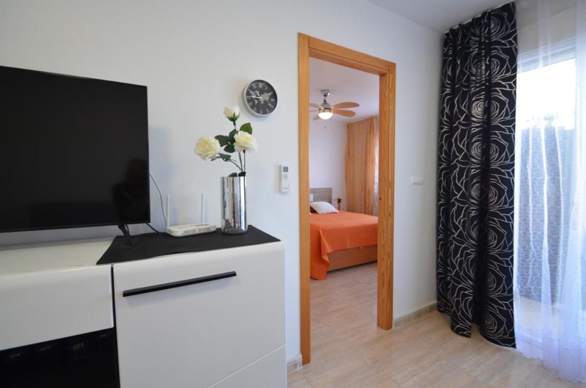 Schoene Wohnung Mit Pool , Wi-Fi Und Privat Garage Торевиеха Екстериор снимка